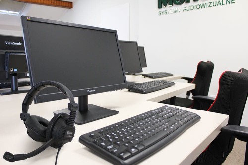 pracownia jezykowa z komputerami.jpg